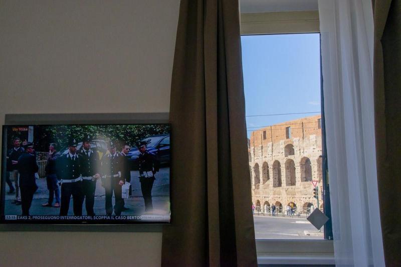 Ht N°9 Colosseo Rome Bagian luar foto